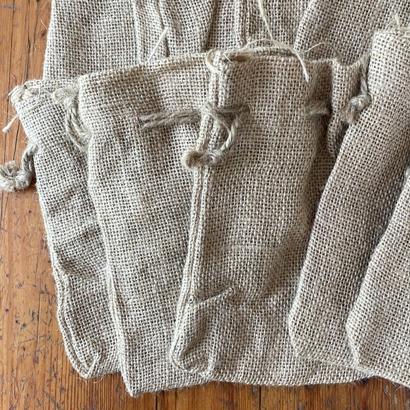 Set of 10 Burlap Drawstring Bags - Picture 3 of 6